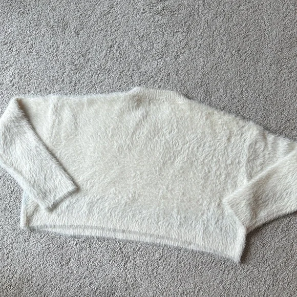 Cozy Cream Sweater and Shorts F-Off Set - Picture 6 of 6